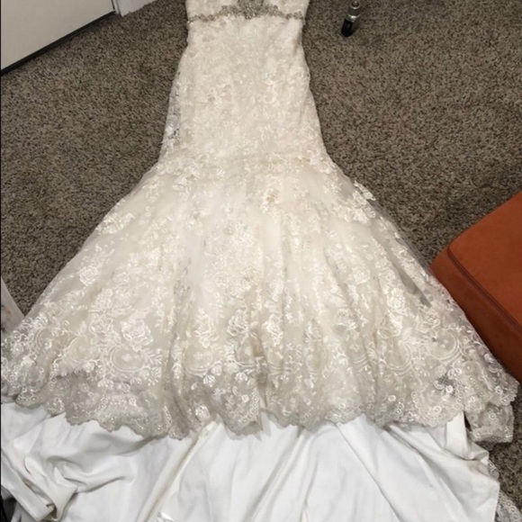 Allure Bridals Wedding Gown Ivory Rhinestone Beaded Pearl Floral Lace 9051 - Picture 2 of 12